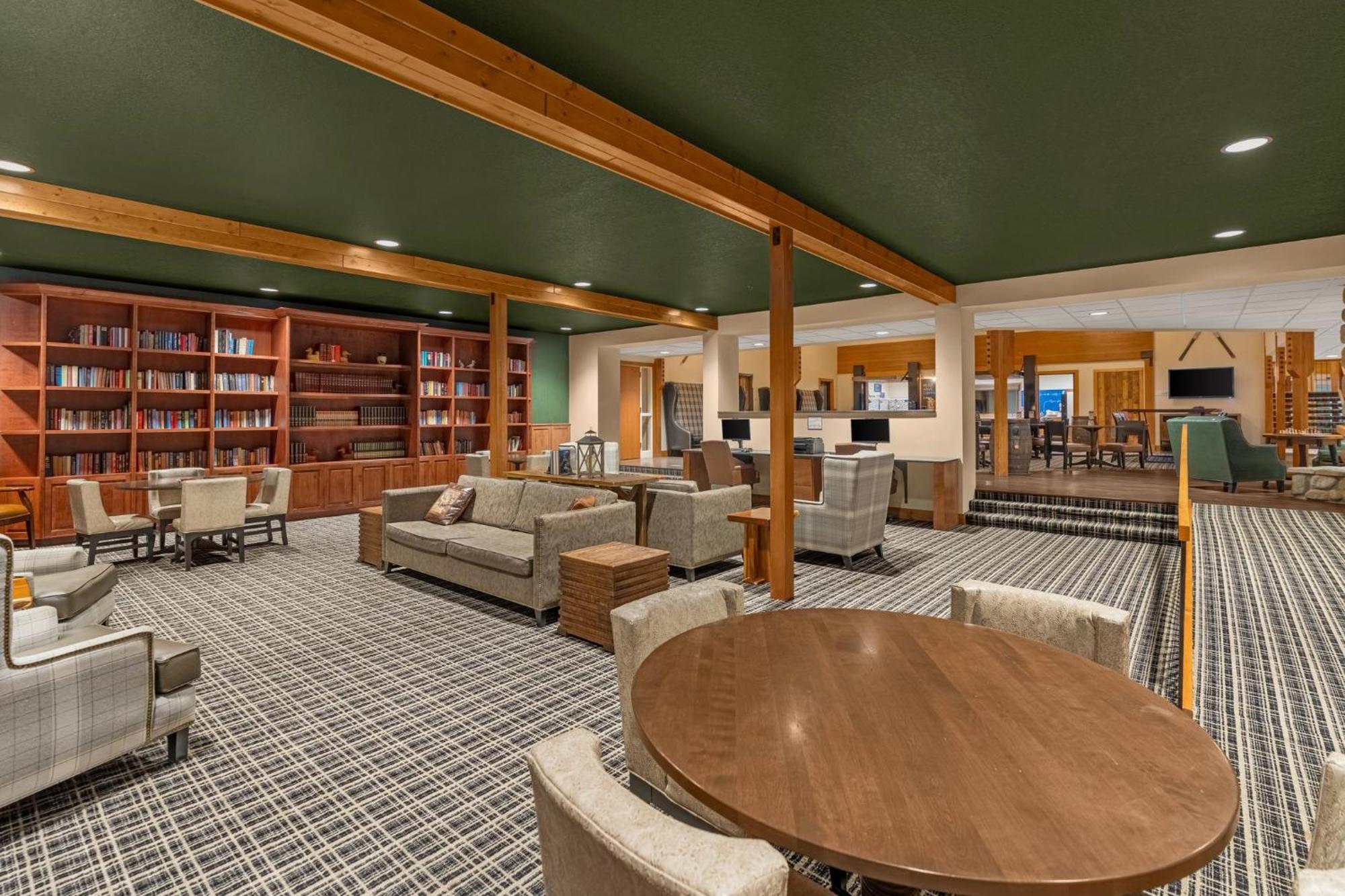 Holiday Inn Express & Suites Hayward By Ihg Bagian luar foto