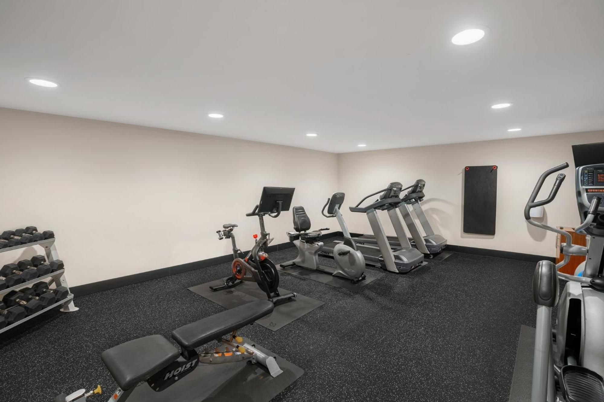 Holiday Inn Express & Suites Hayward By Ihg Bagian luar foto