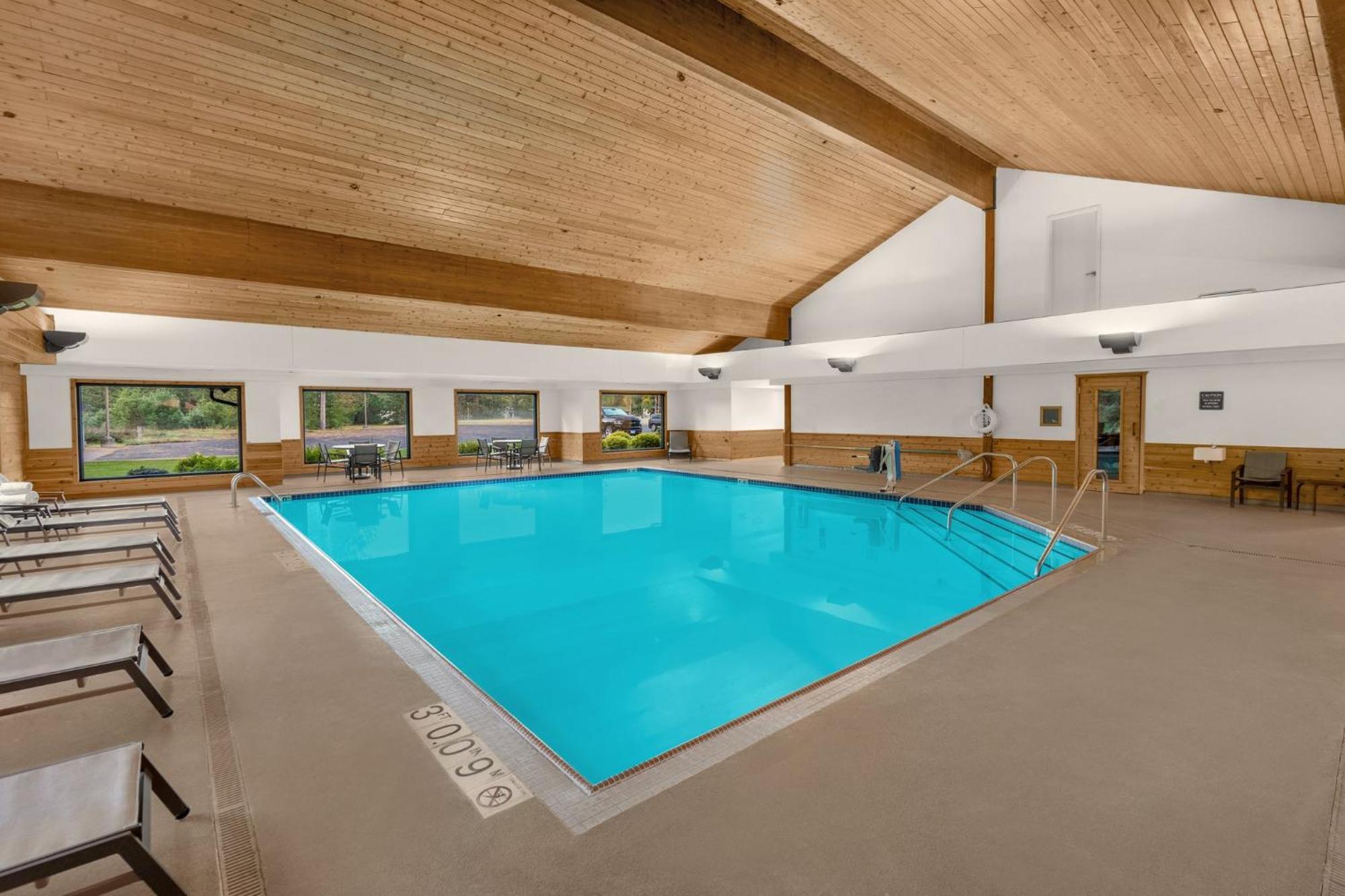 Holiday Inn Express & Suites Hayward By Ihg Bagian luar foto