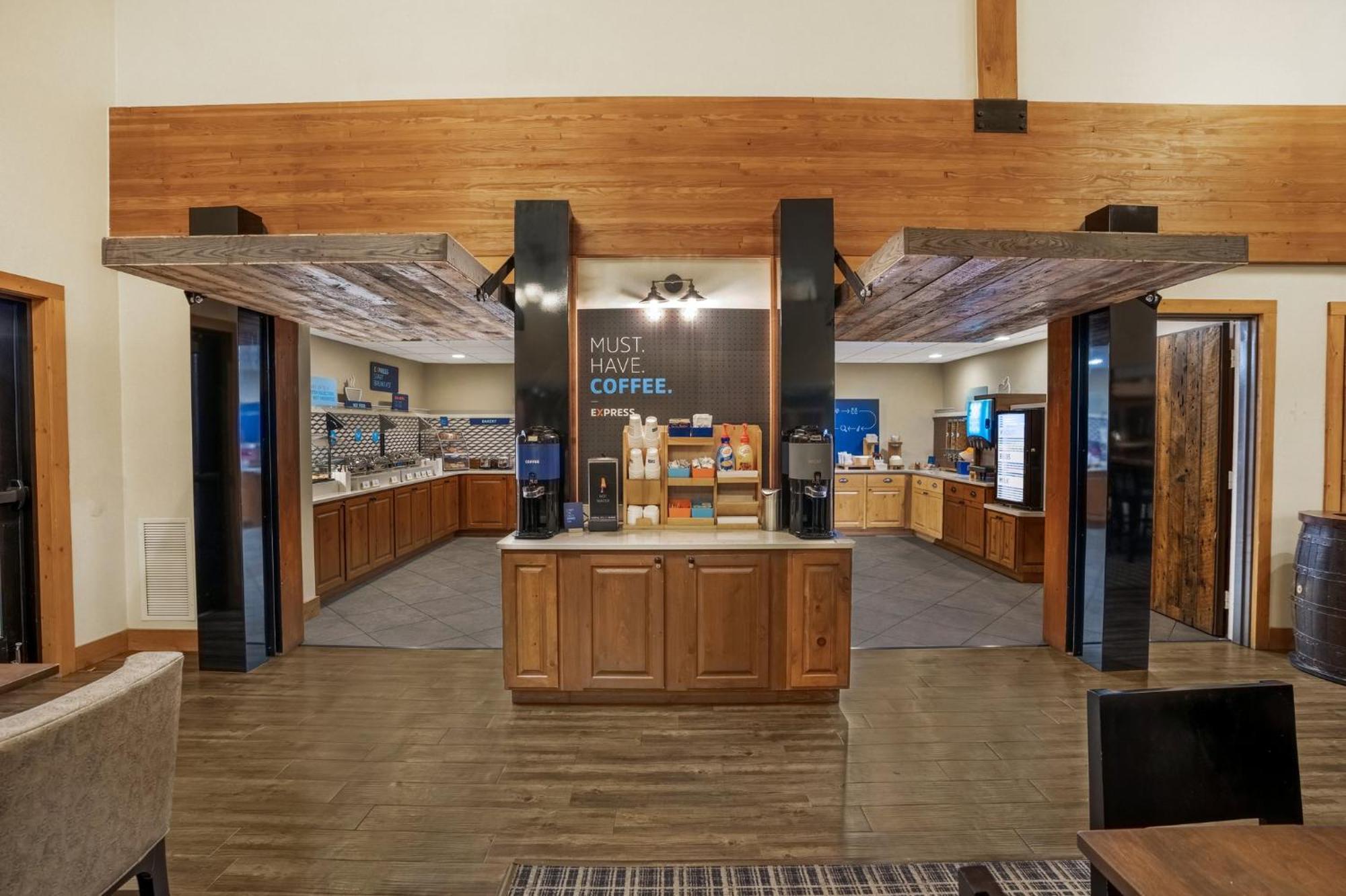 Holiday Inn Express & Suites Hayward By Ihg Bagian luar foto