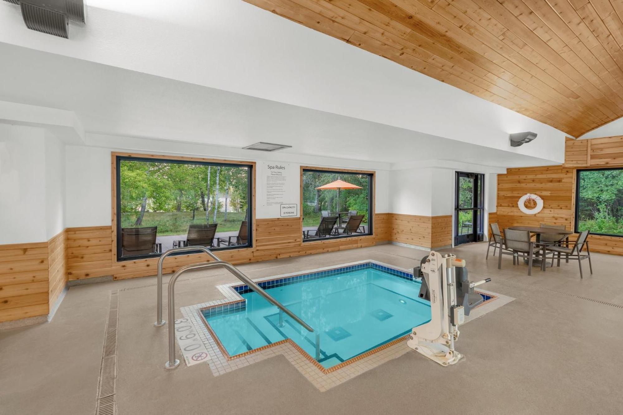 Holiday Inn Express & Suites Hayward By Ihg Bagian luar foto